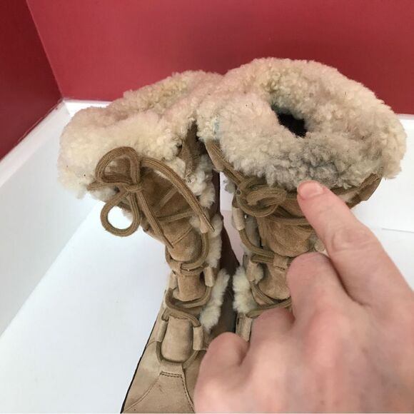 The North Face Abbey III Lace Up Suede Boots (7) - Picture 6 of 16